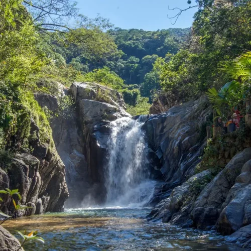 NakaweAdventures-HikingQumixto7